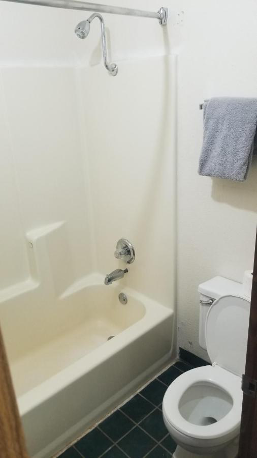 Hotel King Bed Hotel Room 110 Wi-Fi Booking Stillwater Exterior photo