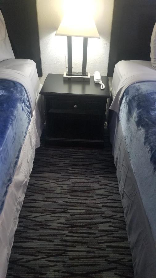 Hotel King Bed Hotel Room 110 Wi-Fi Booking Stillwater Exterior photo